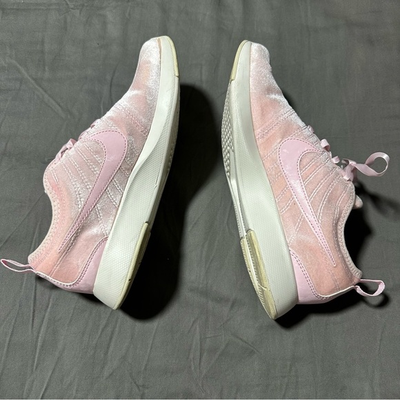 Nike Dual Tone Racer | Arctic Pink - Picture 2 of 13